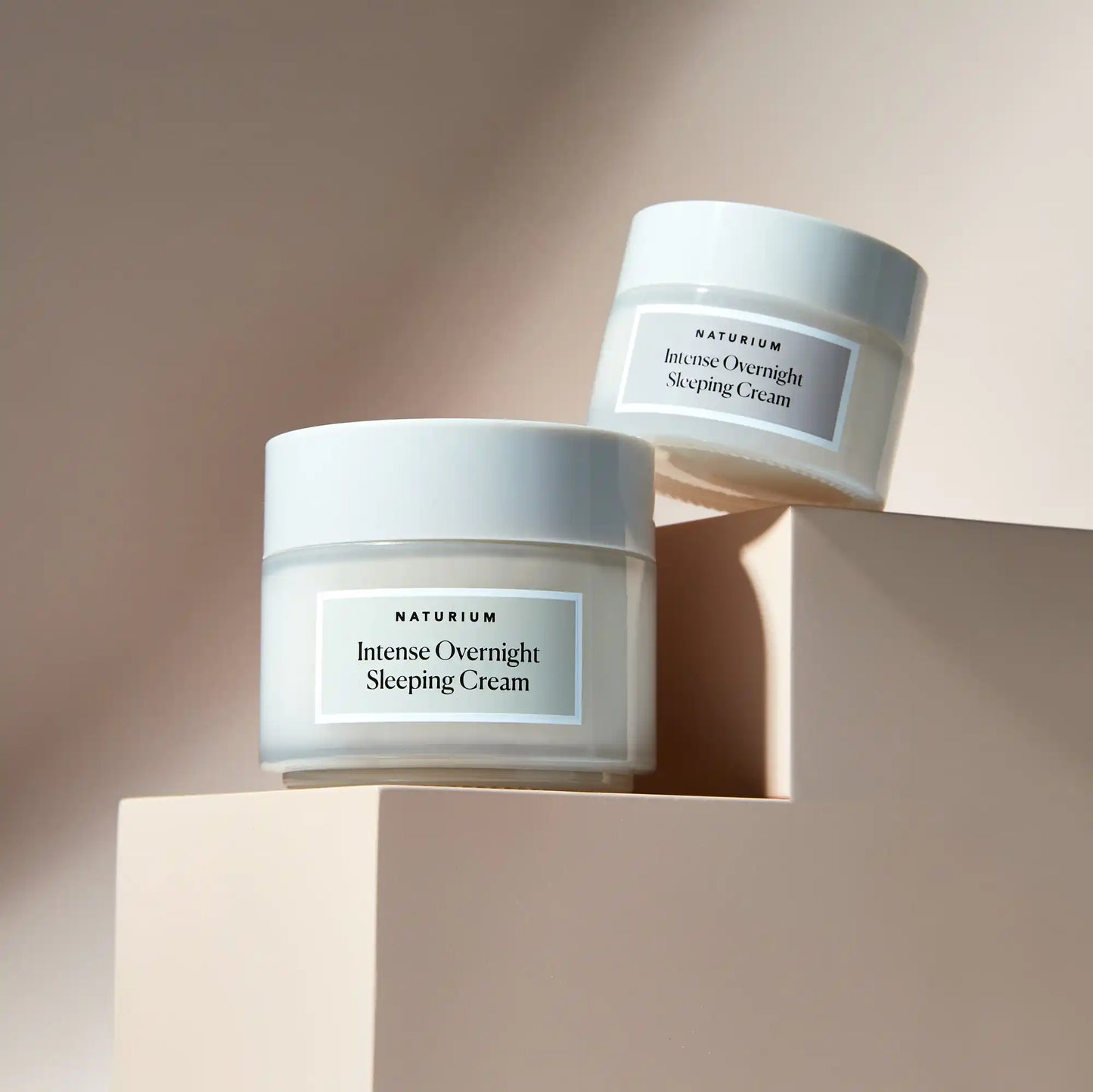 intense-overnight-sleeping-cream-jumbo-u7 11_18_2021_Naturium0552-crop.webp