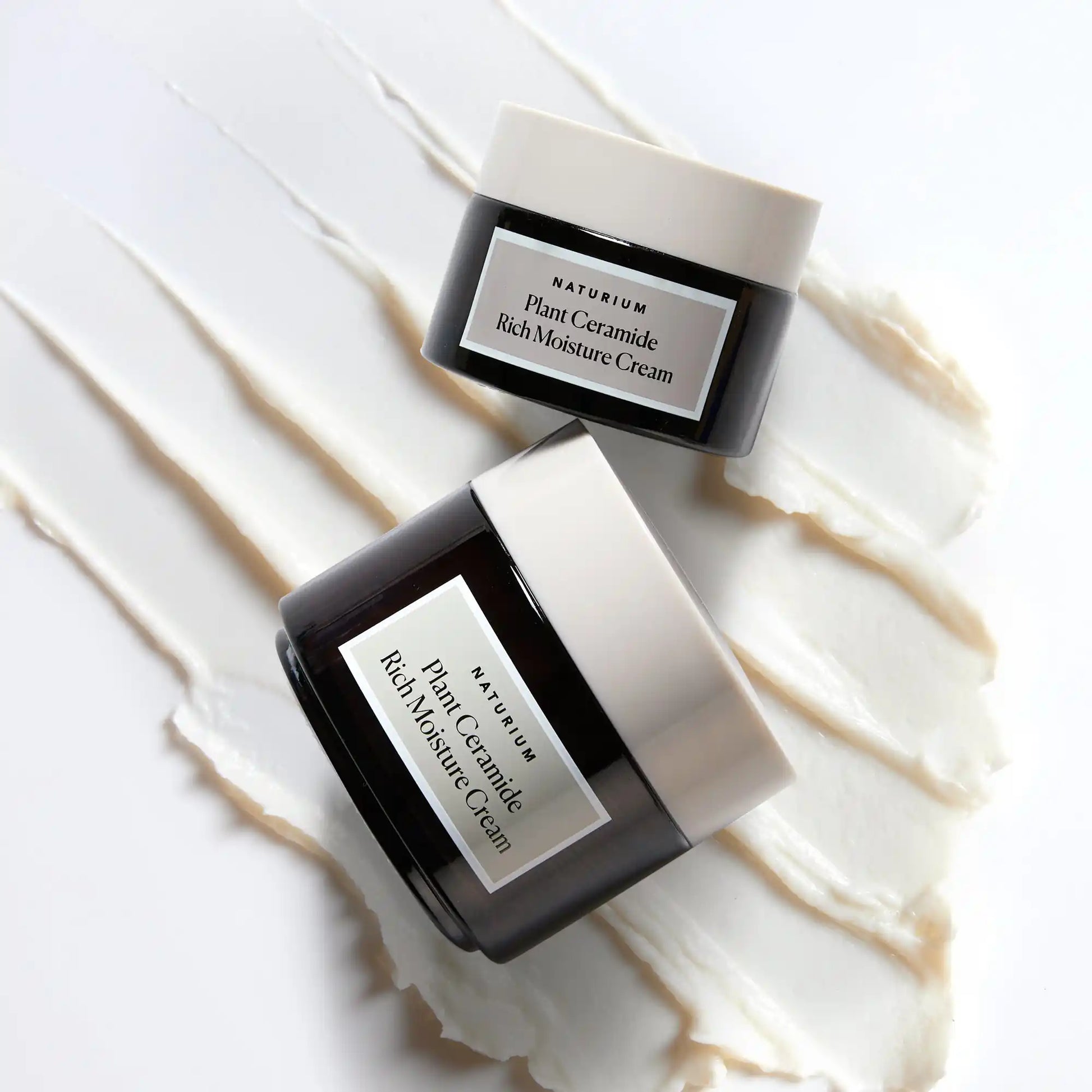 plant-ceramide-rich-moisture-cream-jumbo-p6 11_18_2021_Naturium0575-crop.webp