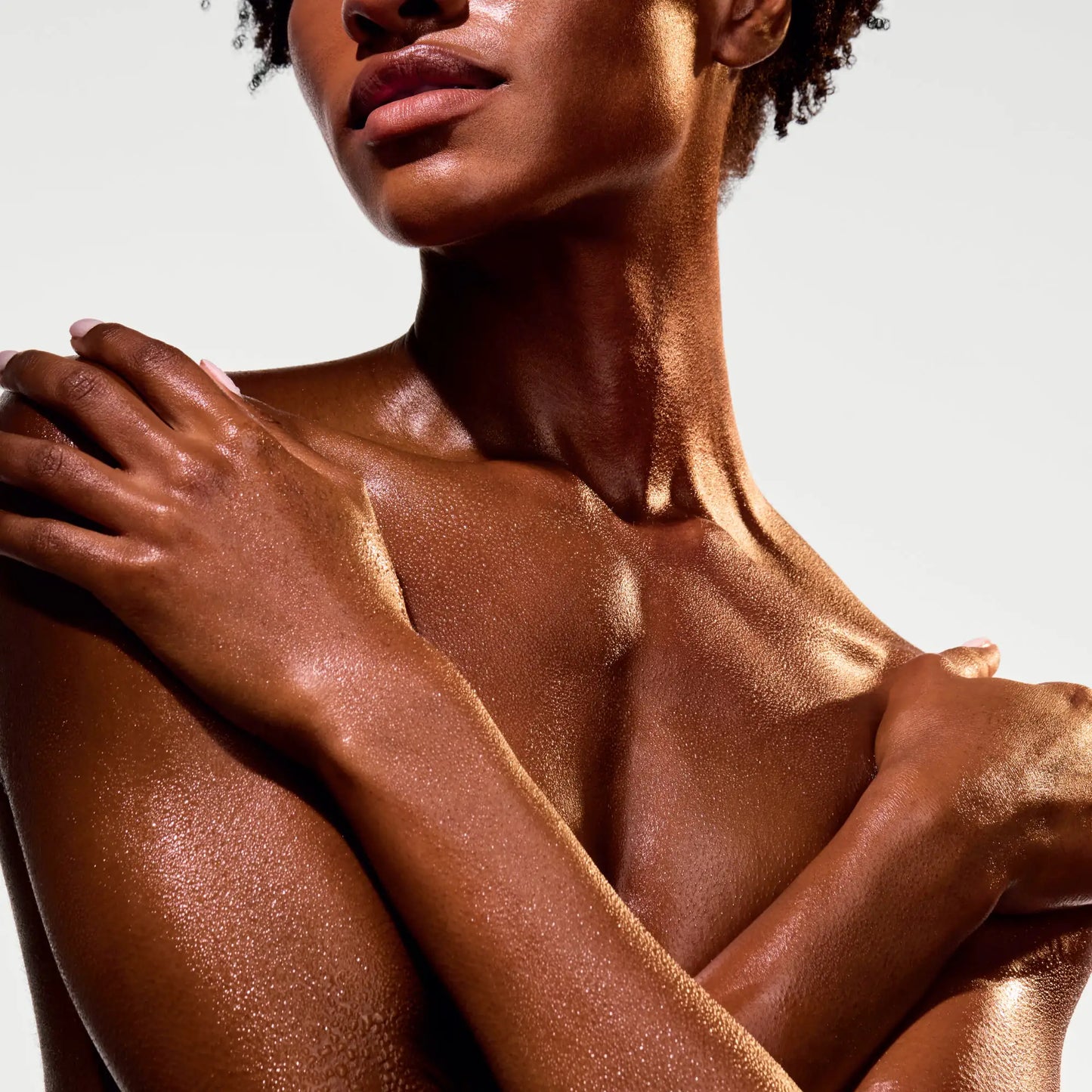 the-glow-getter-multi-oil-body-scrub-i2 NATR-40028-Alt-Image-The_Glow_Getter_Multi-Oil_Body_Scrub-06_1.webp